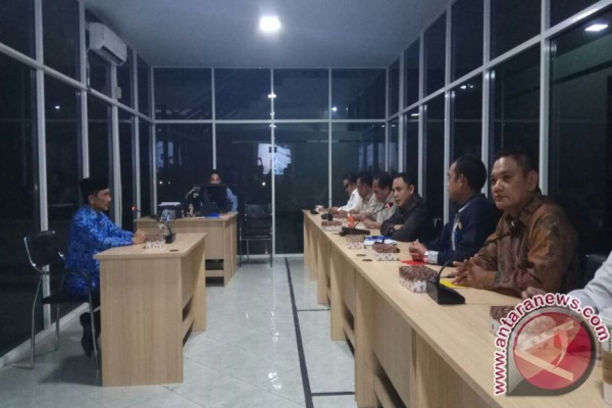 Bupati Gorontalo Temui Pansus Angket DPRD