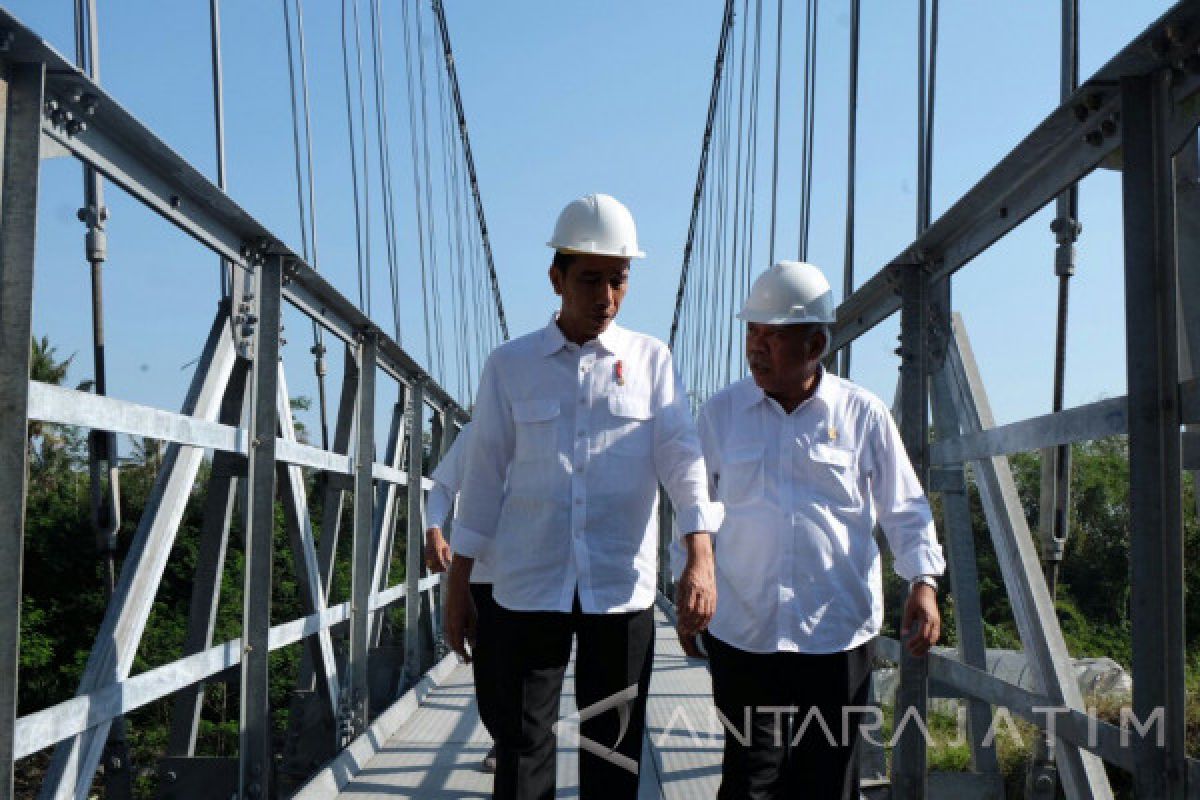 Jokowi Janji Tambah Pembangunan 300 Jembatan Gantung (Video)