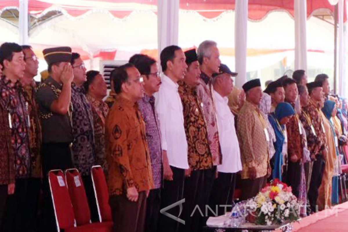 Jokowi Minta Pemda Percepat Penyelesaian Sertifikat Tanah (Video)