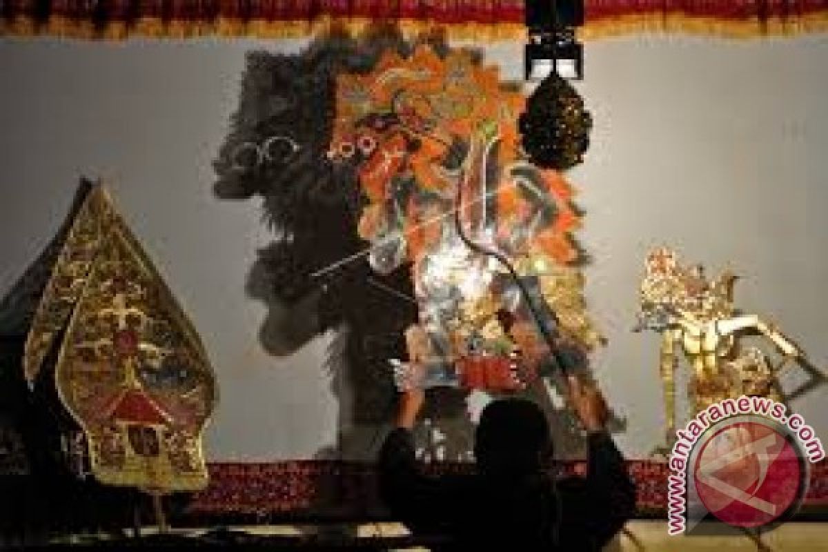 Kerukunan Karawitan Jawa Gelar Wayang Kulit 