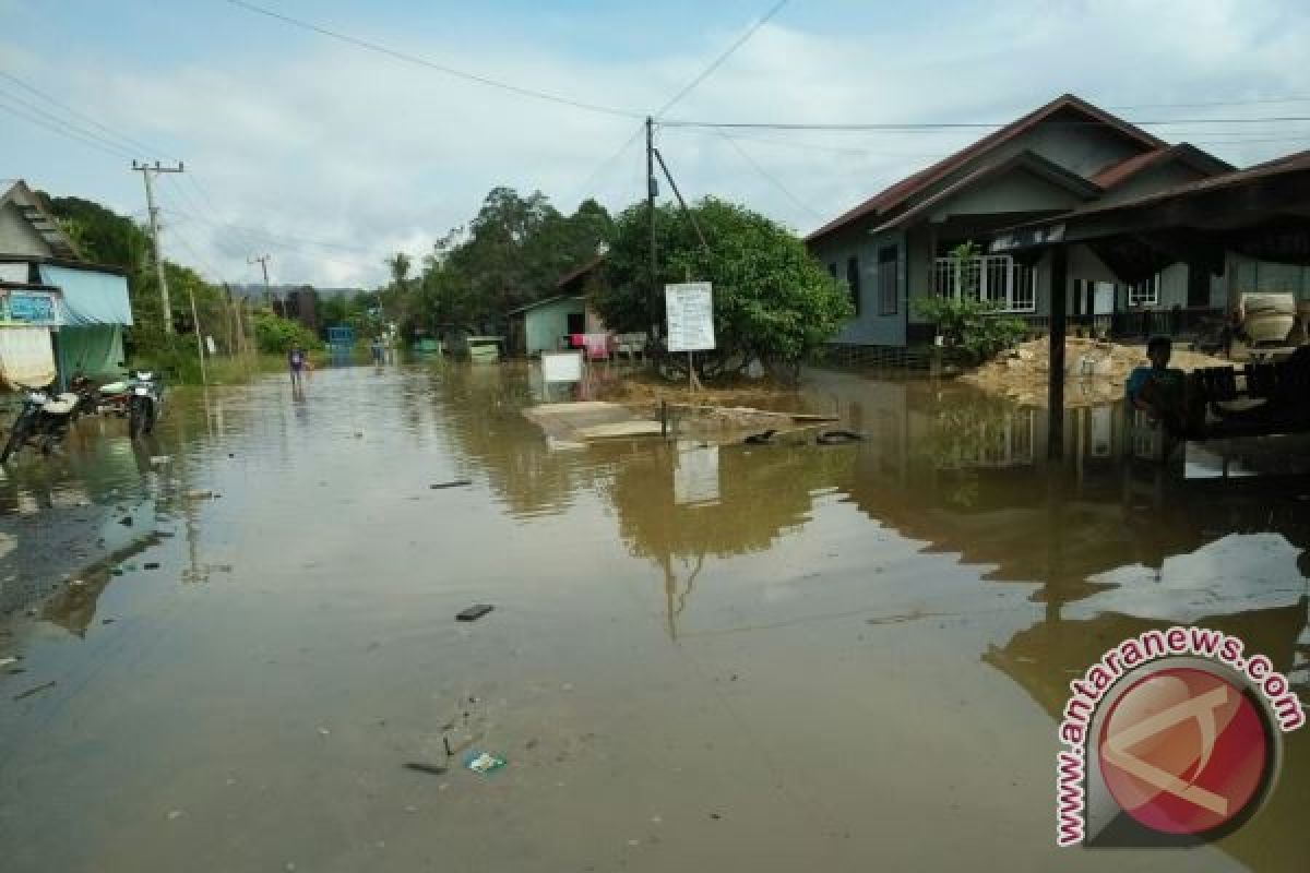 Hujan Deras Akibatkan Banjir di Napoi dan Tewah Gunung Mas