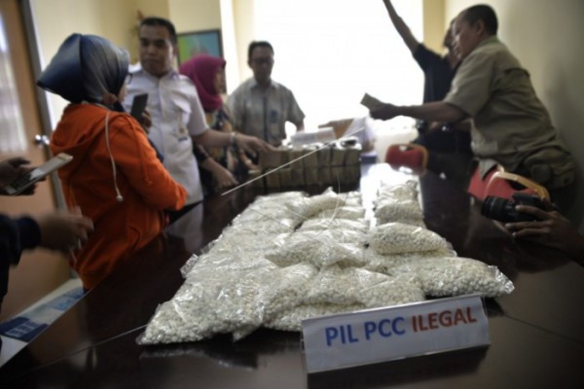 Polsi Gerebek Gudang Diduga Tempat Penyimpanan Pembuat Pil PCC