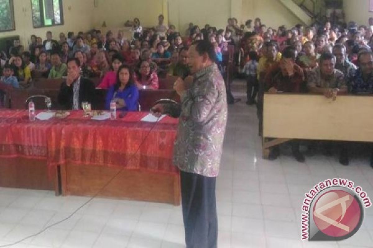 Bupati Samosir Kebaktian di HKBP Sihotang