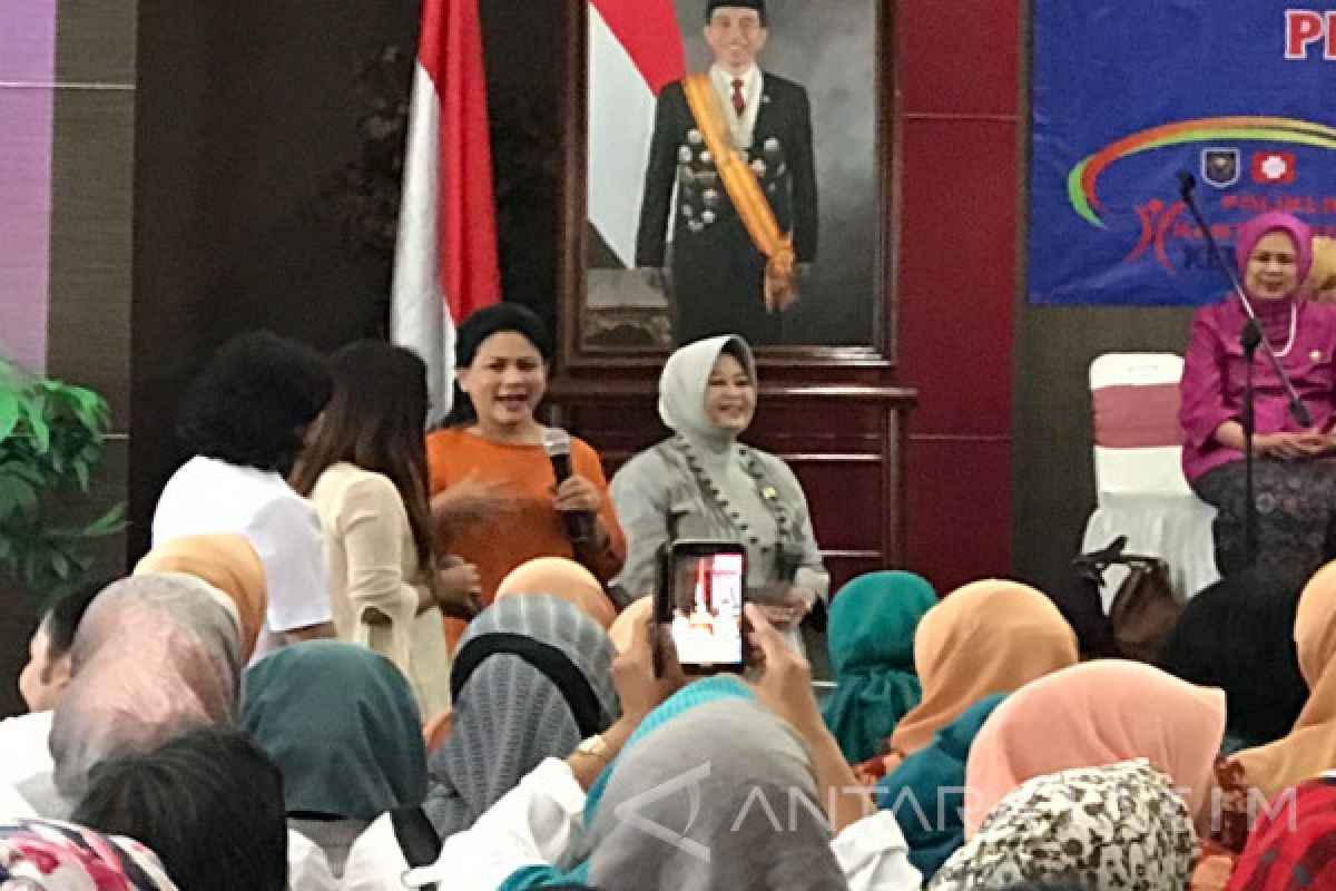 Ibu Iriana Jokowi Sosialisasi Deteksi Kanker (Video)