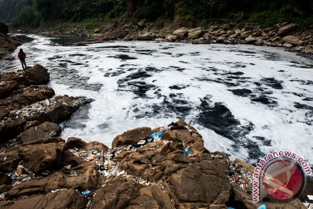 Sungai Citarum pemasok utama air Jawa Barat dan Jakarta