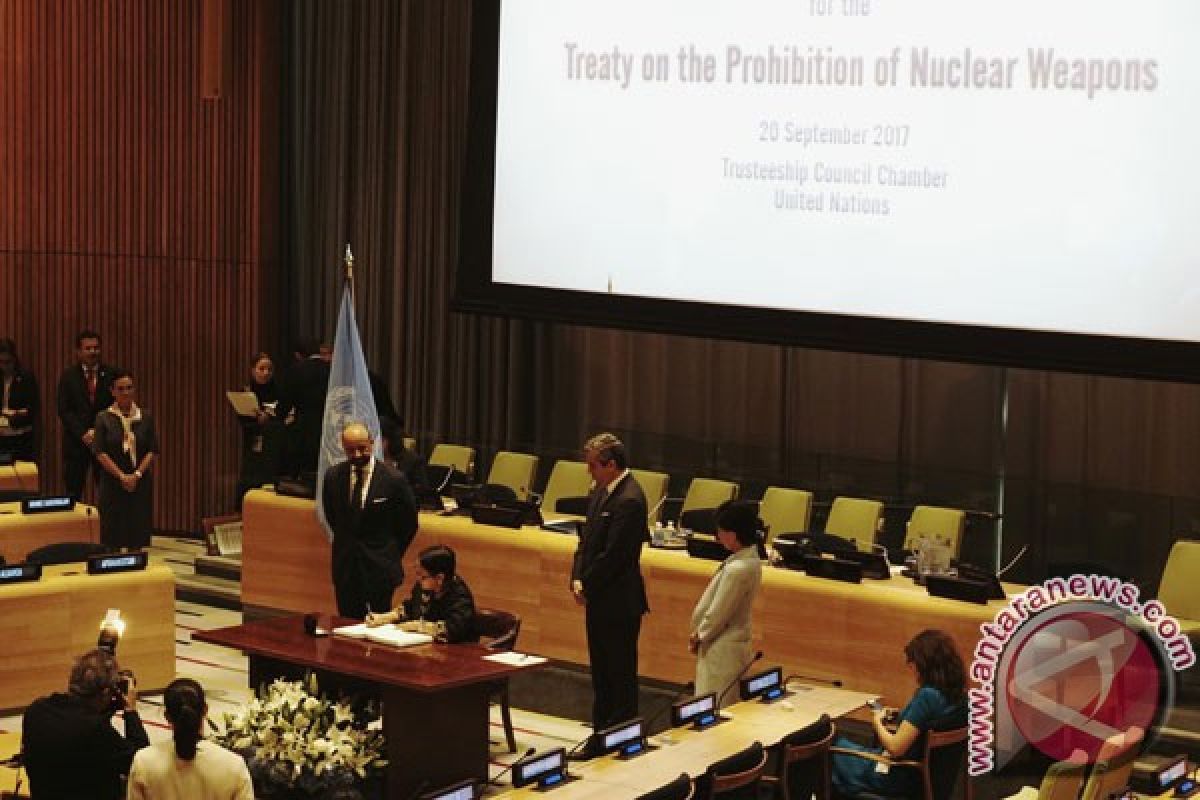 Indonesia signs nuclear weapon ban treaty