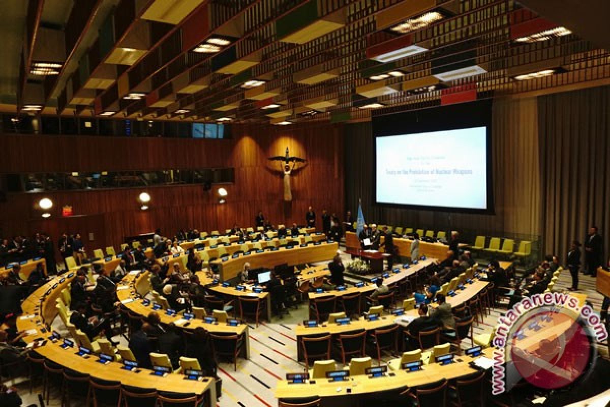 Puluhan negara tanda tangani perjanjian pelarangan senjata nuklir di PBB