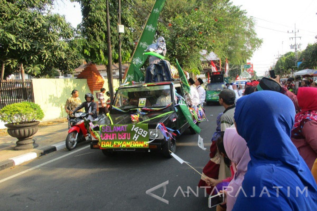 Masyarakat Berbagai Daerah di Kediri Ikuti Parade Beduk  