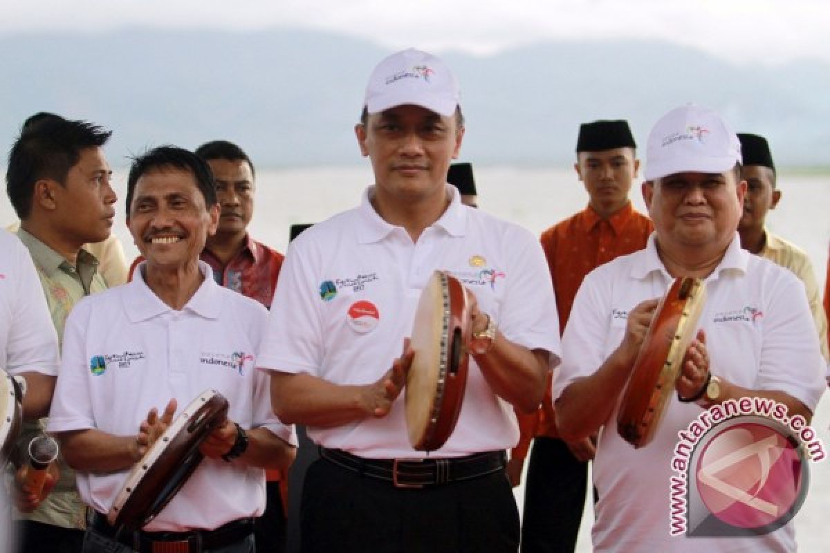 Dirjen Dukcapil Buka Festival Pesona Danau Limboto 