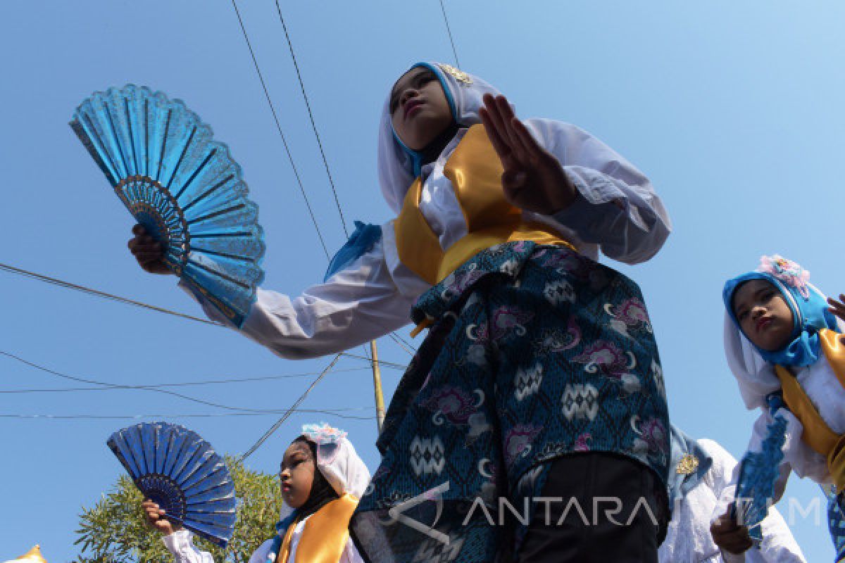 Ribuan Pelajar Ikuti Pawai Taaruf Tahun Baru Islam