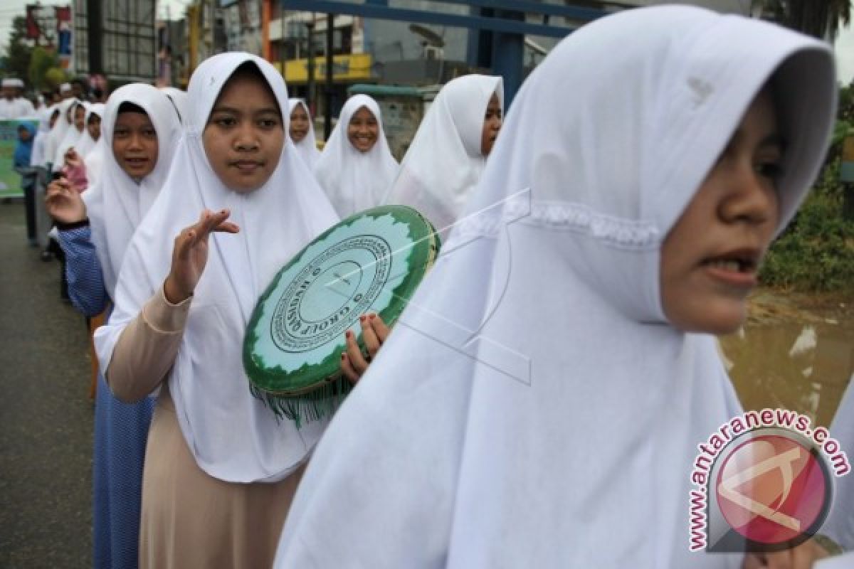 Pelajar nonmuslim ikut meriahkan Pawai Muharram di Sambas