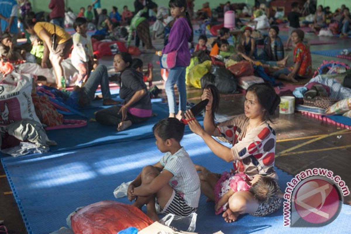 82 angkot gratis siaga antar pengungsi Gunung Agung