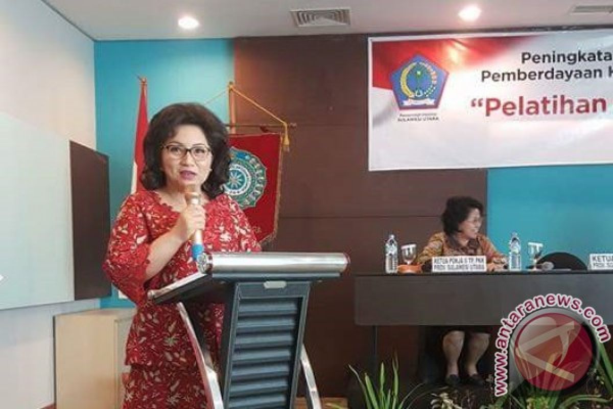 TP-PKK Sulut Latih Perempuan Olah Air Kelapa 