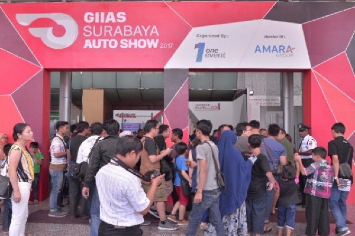 Tawaran Menarik, GIIAS Surabaya Auto Show 2017 Dibanjiri Pengunjung 