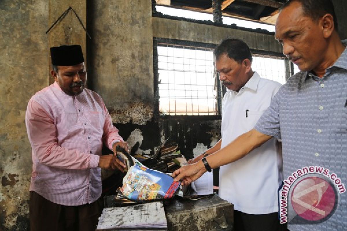 Pemko bantu kebutuhan belajar murid MIN Kuta Blang