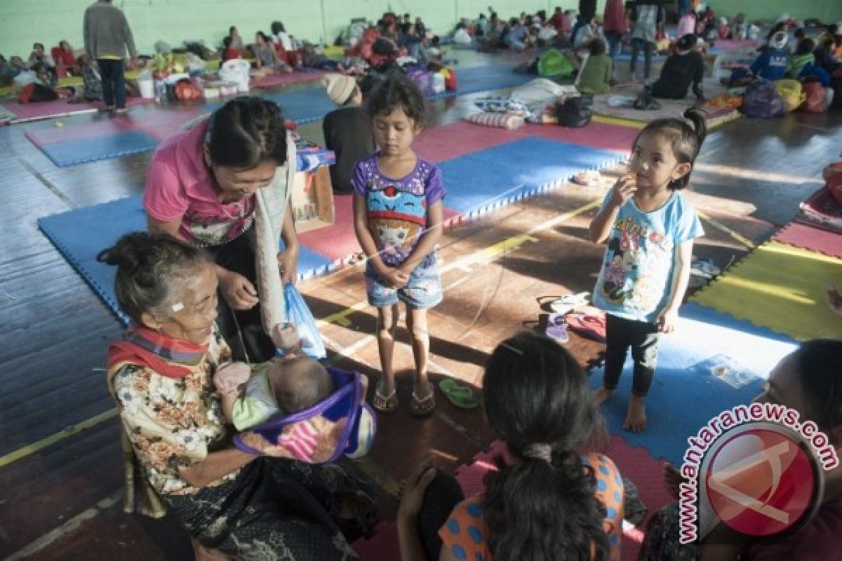 Kapolres Klungkung Ajak Jajaran Bantu Pengungsi