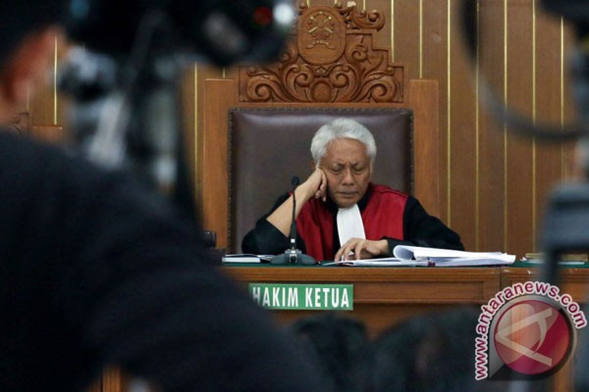 Hakim tolak eksepsi KPK terkait praperadilan Novanto