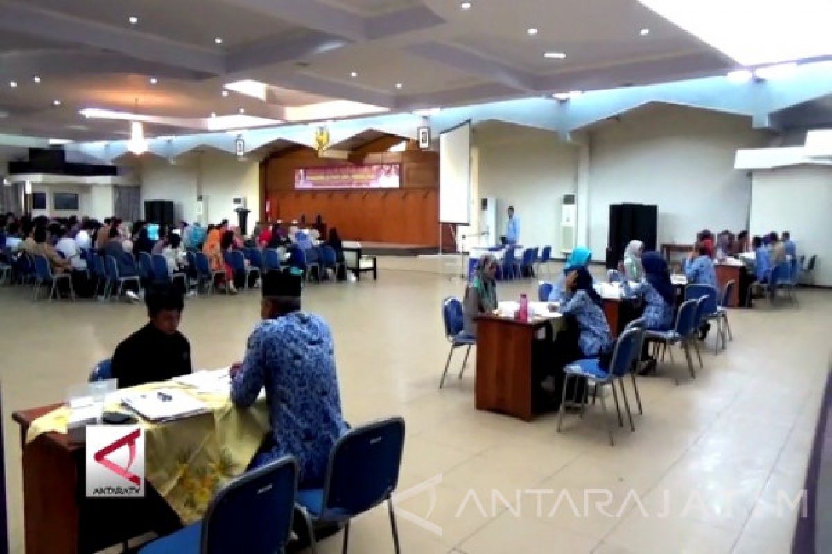 (Video) Mahasiswa Asal Jember Dapatkan Bantuan Dana