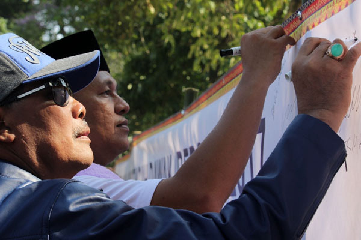 Bupati-Wakil Canangkan Gerakan Lampung Tengah "Dawak" 