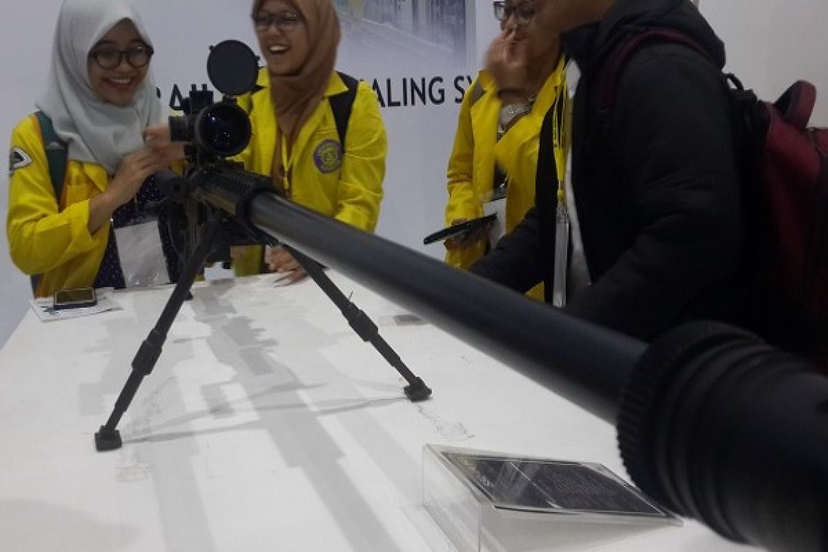 Ingin coba menembak? datang ke booth Pindad di IBDExpo JCC