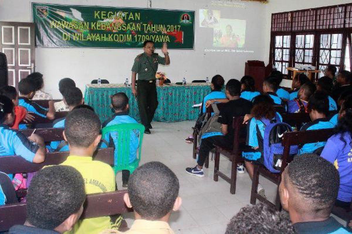 Dandim 1709/Yawa bekali wawasan kebangsaan pelajar SMK YPK Serui 