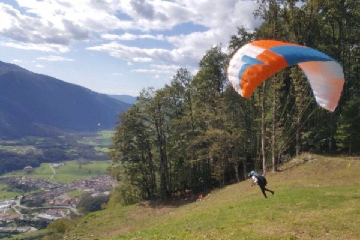 Asian Games - Minister reviews paragliding preparations