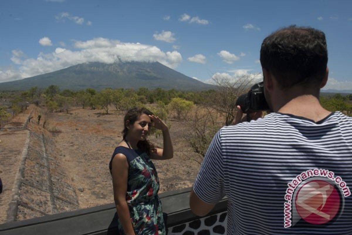 Tourism in Bali safe amid alert status of Mount Agung