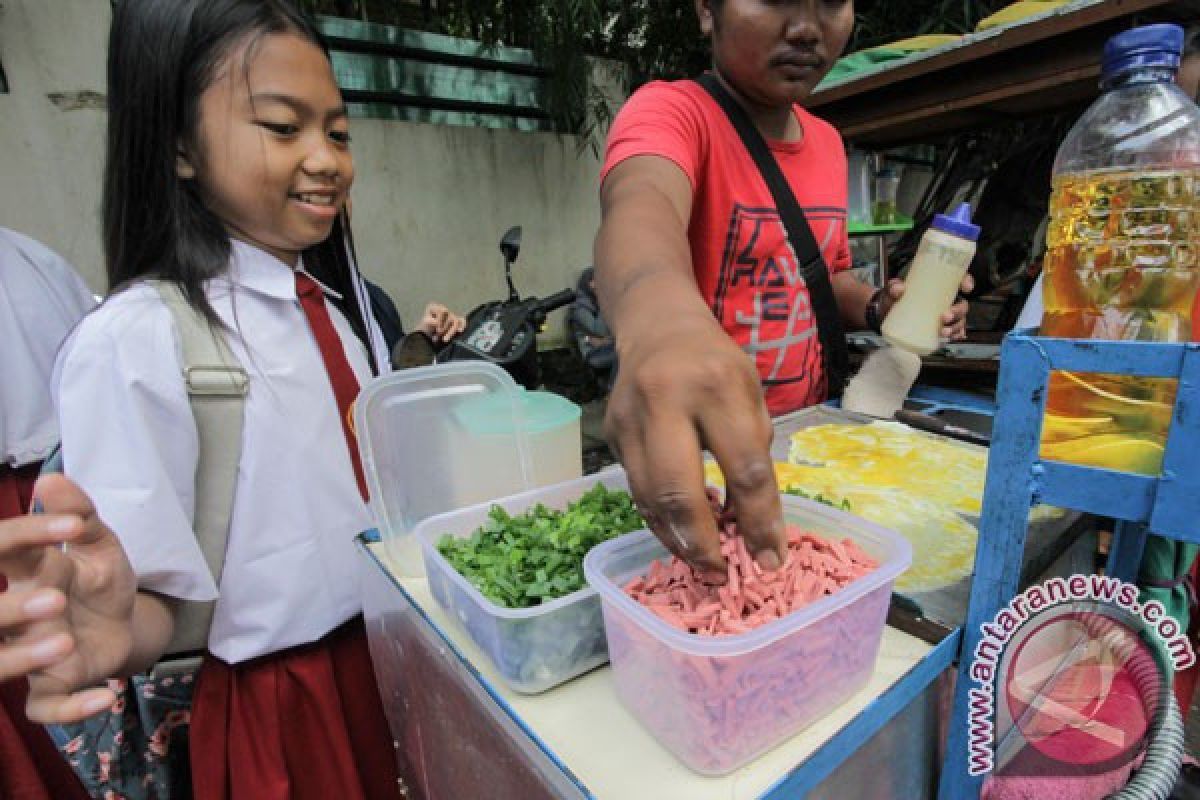 Lagi! 19 Anak SD Diduga Keracunan Jajanan