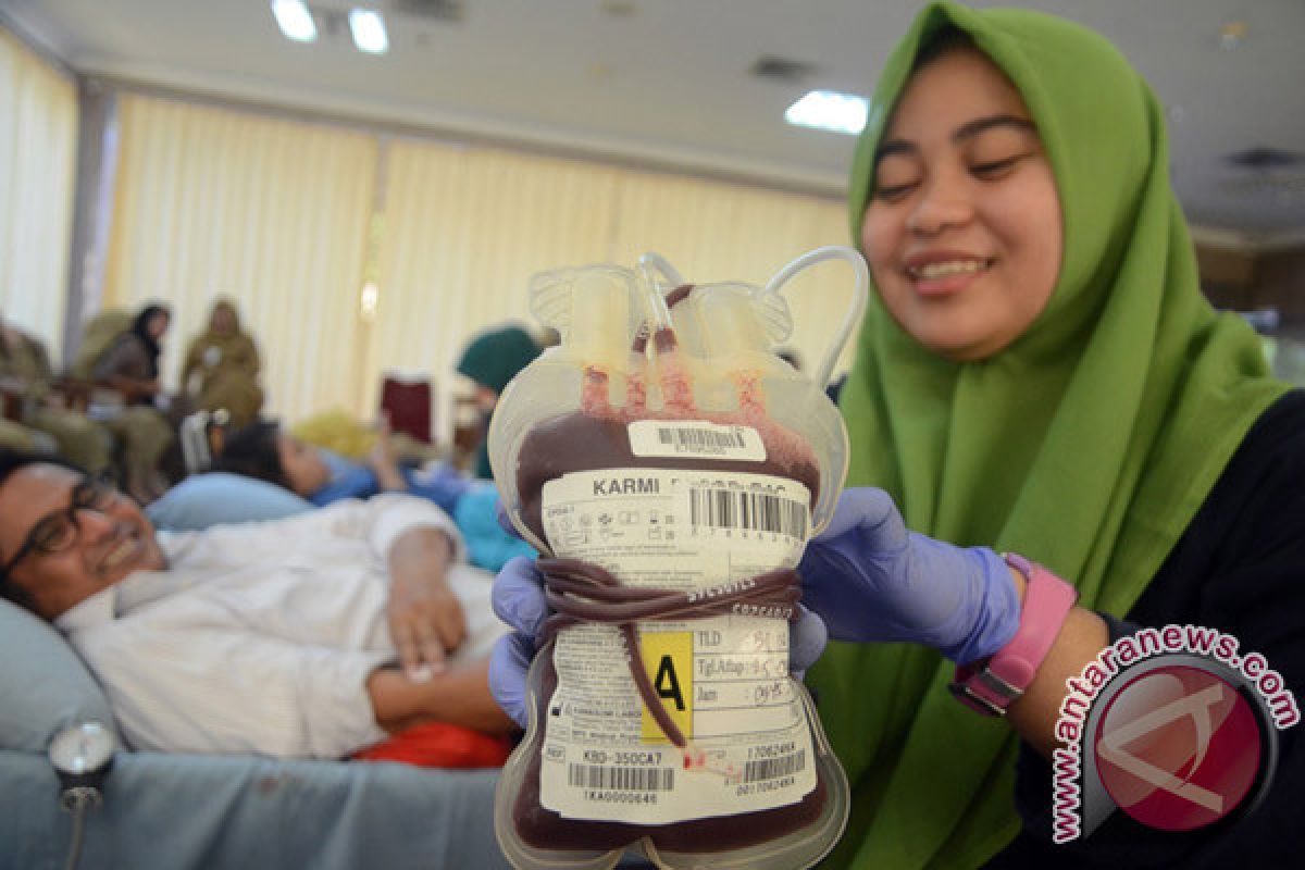 PMI Kumpulkan Kantong Darah Di DPRD Sulsel 
