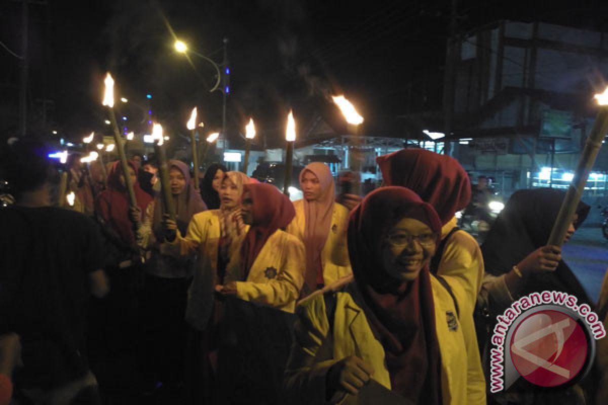 Pawai obor warnai peringatan HTN Aceh Barat