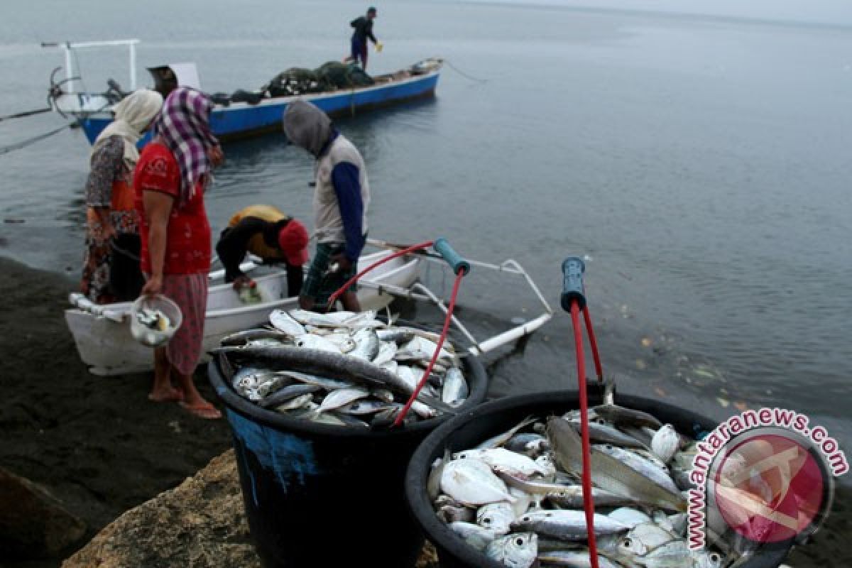 Nelayan Mamuju diminta jaga kelestarian laut