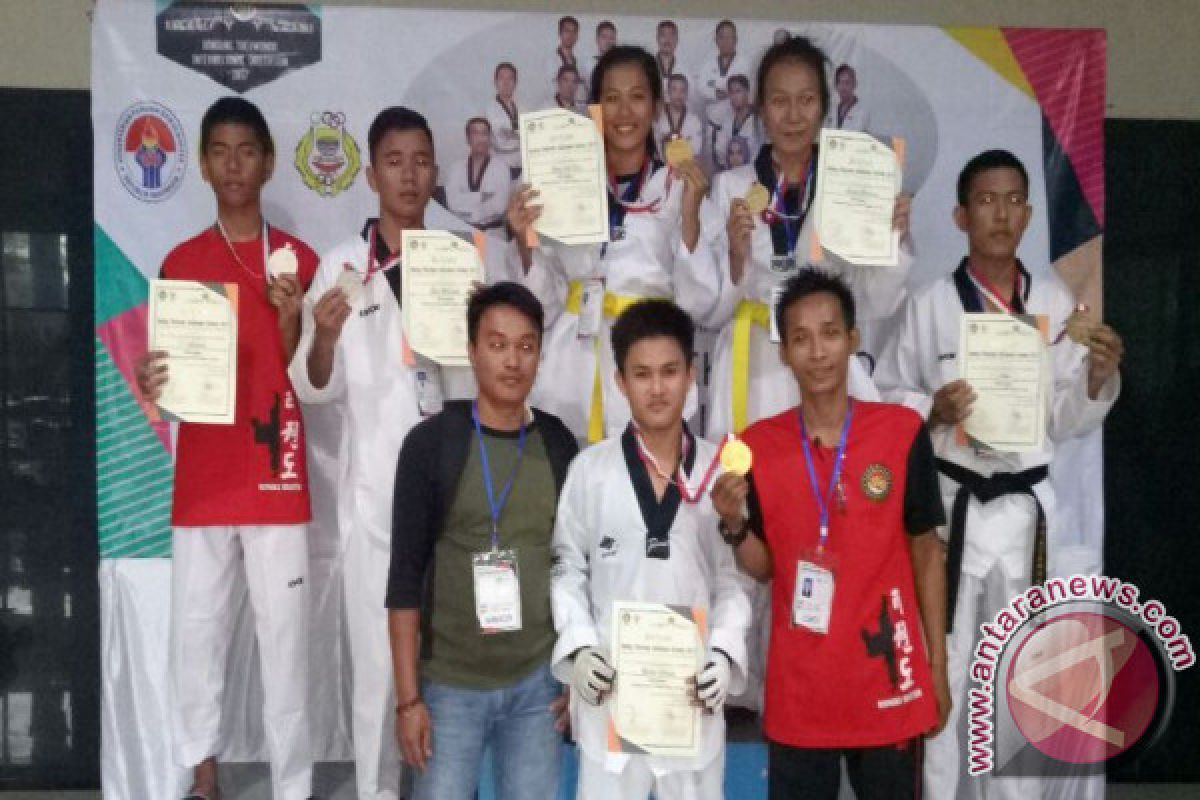 Atlet Taekwondo Bangka Selatan Meraih Empat Medali Emas 