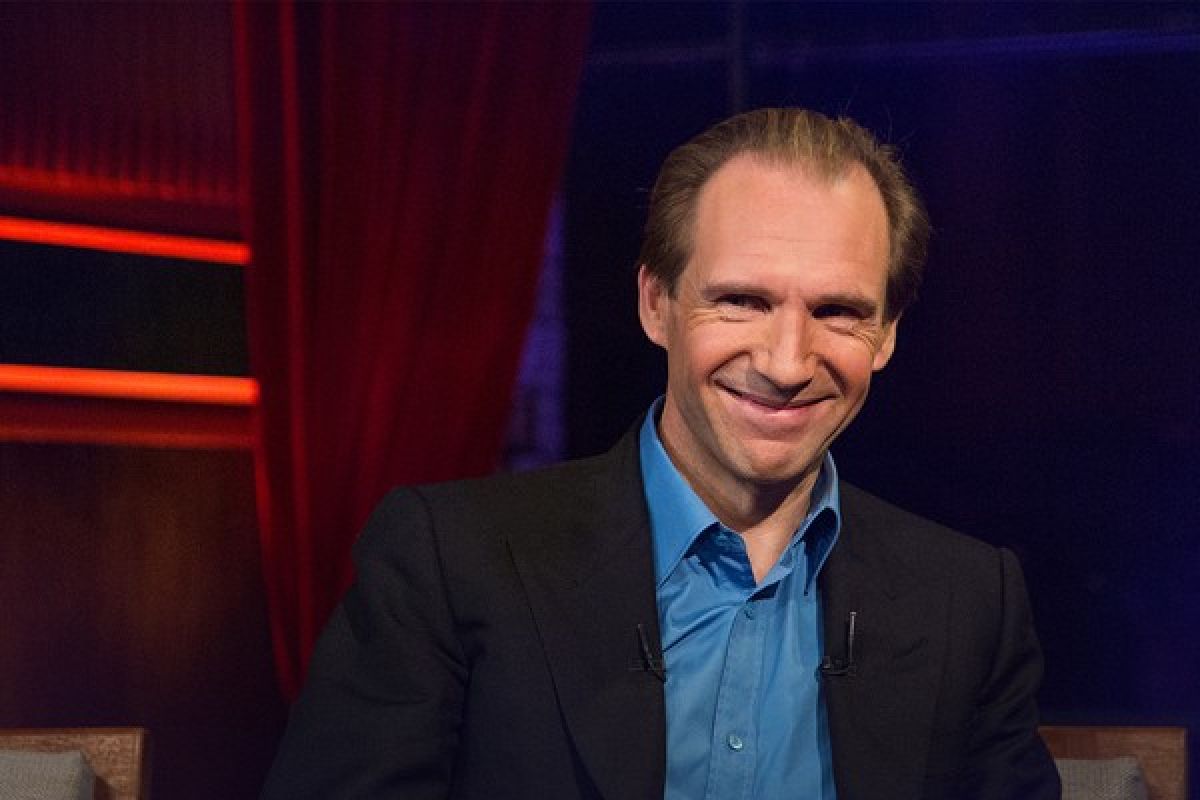 Aktor Ralph Fiennes dapat kewarganegaraan Serbia
