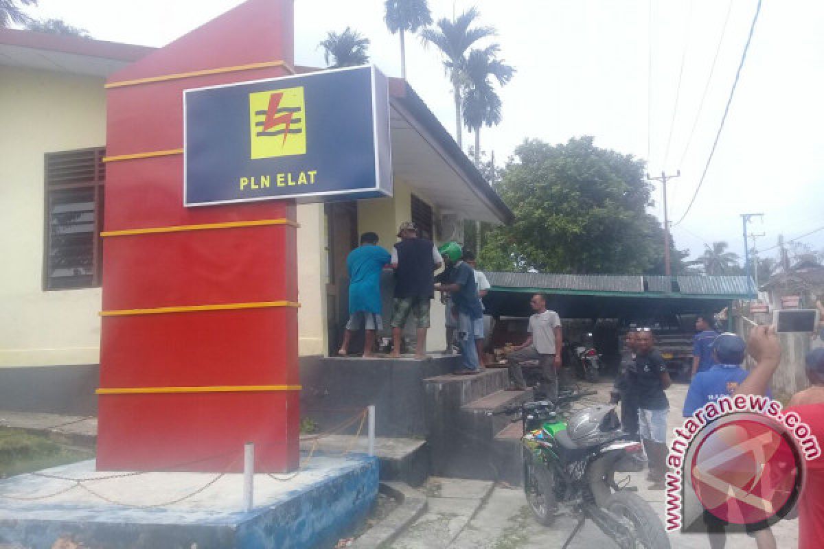 Warga Elat Tuntut PLN Ganti Kerugian