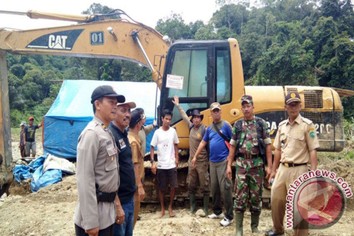 Menambang Emas Ilegal, Satu Alat Berat Disegel Tim Gabungan