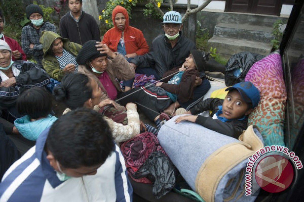 6.677 Pengungsi Gunung Agung Tetap Bertahan di Badung