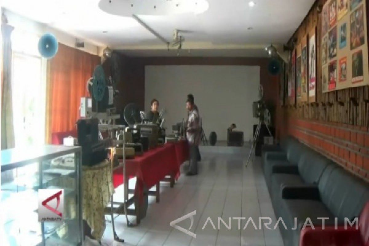 (Video) Nostalgia Era Keemasan Film Nasional di Malang