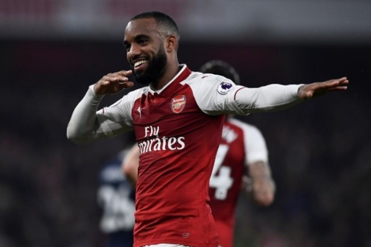 Lacazette borong dua gol saat Arsenal lumpuhkan West Brom