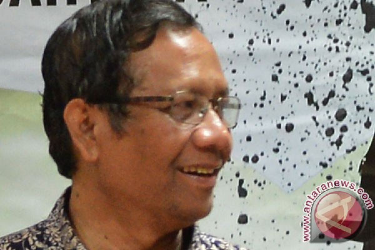 Mahfud nilai mundurnya Azwar Anas berdasarkan pertimbangan politik