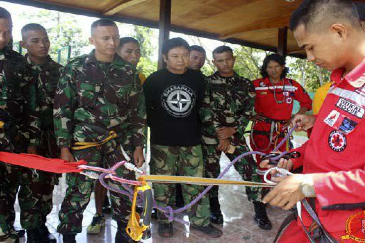 Badan Vertical Rescue FPTI bekali tim ekspedisi Brigif 20/IJK