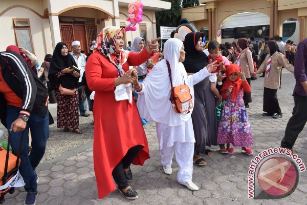 Jamaah Haji Padangsidimpuan Tiba di Kampung Halaman