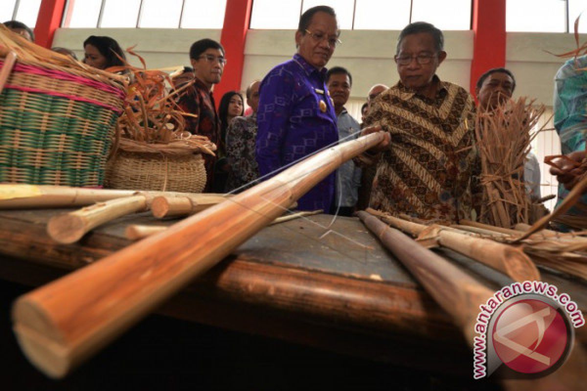 Perajin rotan di KEK Palu keluhkan pemasaran pada Menko Perekonomian