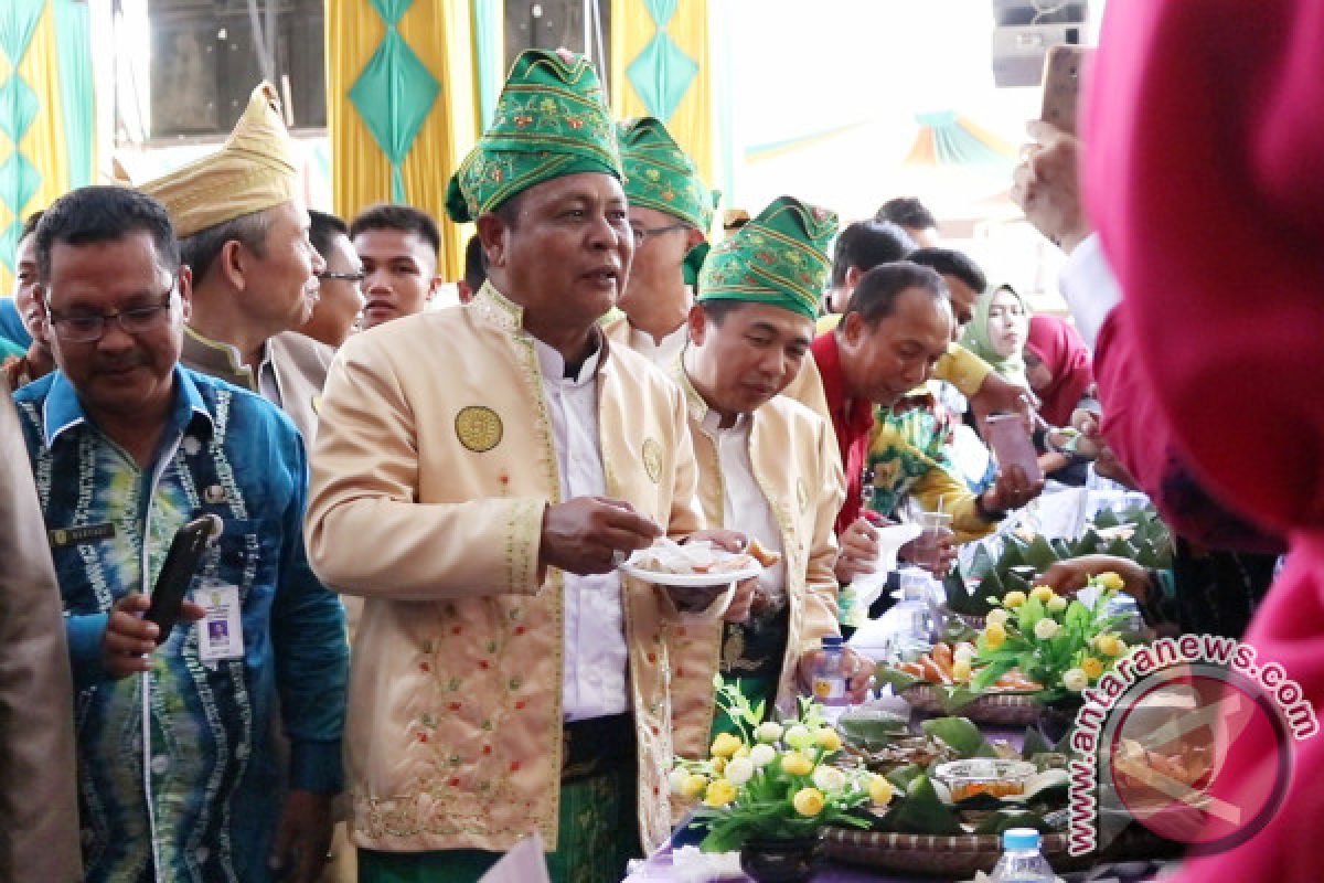 Lapsus - Puncak Harjad Banjarmasin Suguhkan Kue 41 Macam