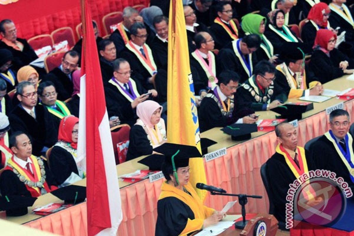 Megawati sandang gelar doktor kehormatan UNP