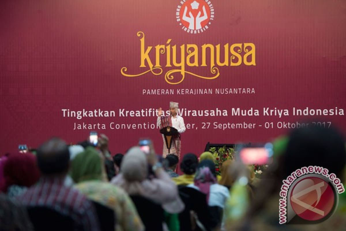 Koleksi kerajinan daerah Presiden Jokowi