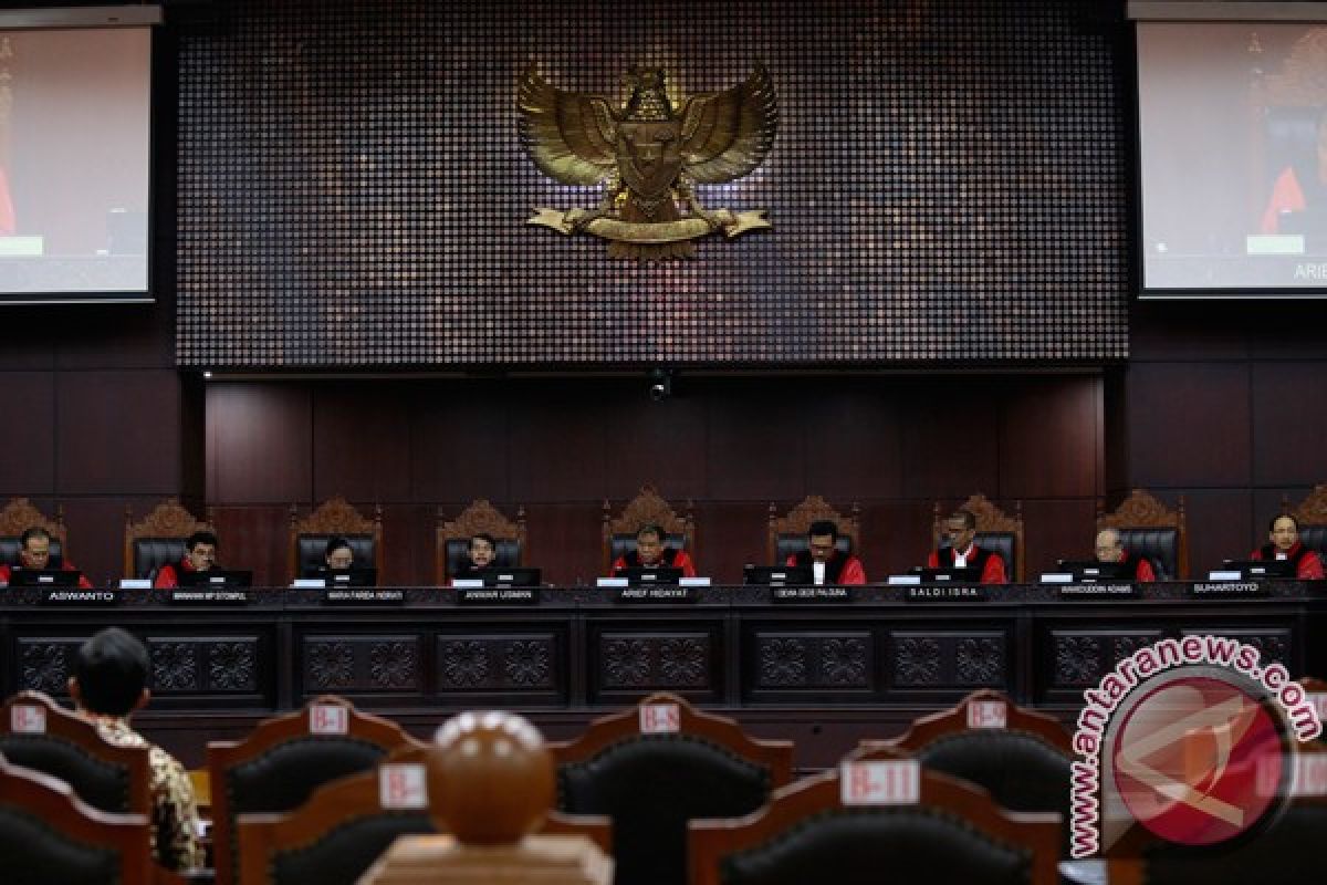 MK tolak uji materi pasal terkait hak angket DPR ke KPK