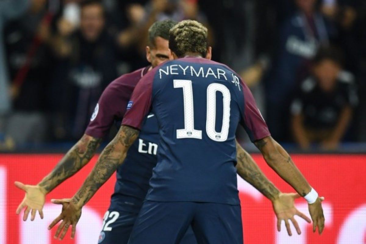 Neymar dan Cavani Sumbang Gol, PSG Tundukkan Bayern