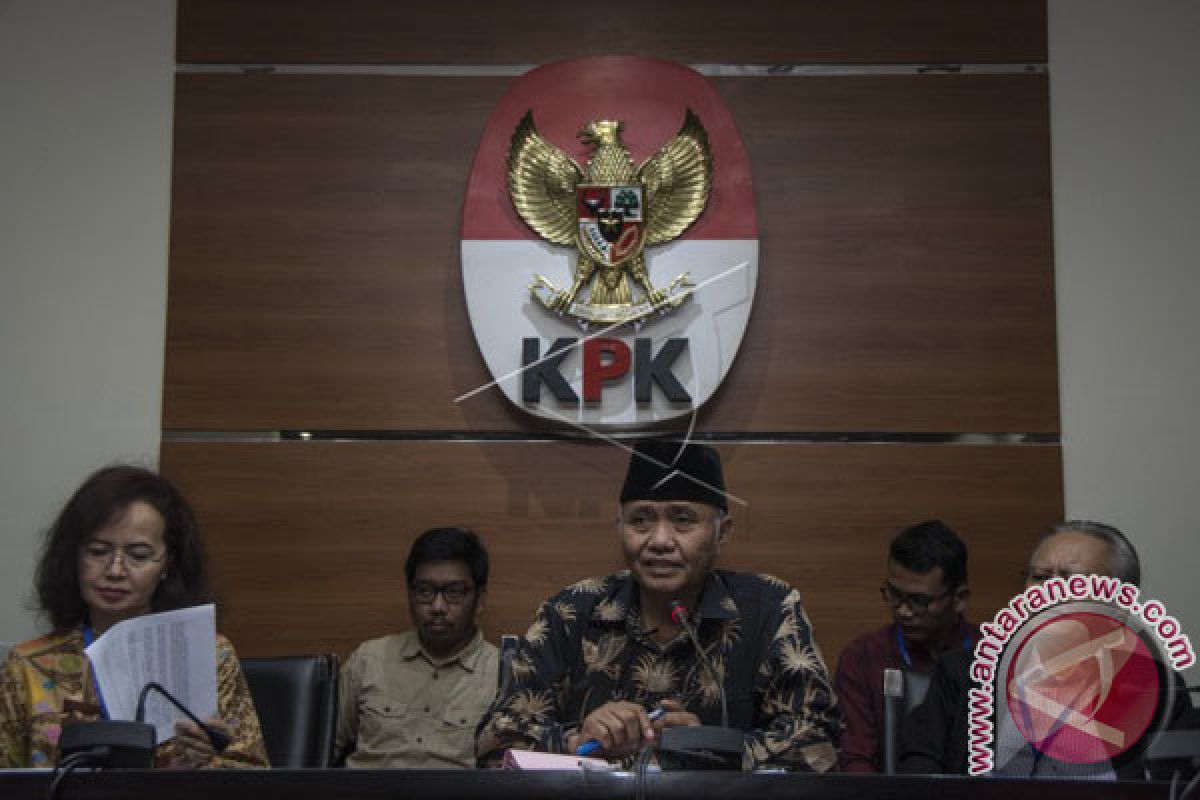 KPK tetapkan keponakan dan rekan Setnov tersangka korupsi KTP-E