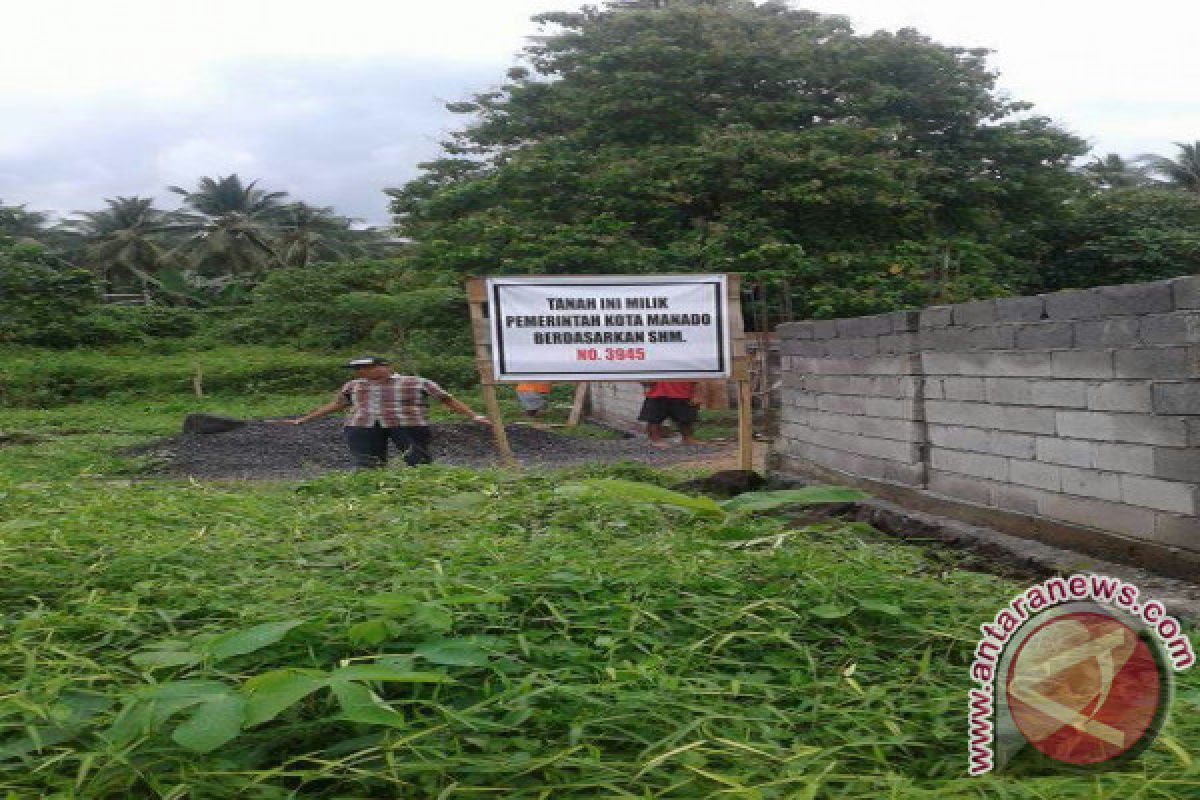 Tanah Dijadikan Tempat Sampah Nita Datangi DPRD Manado