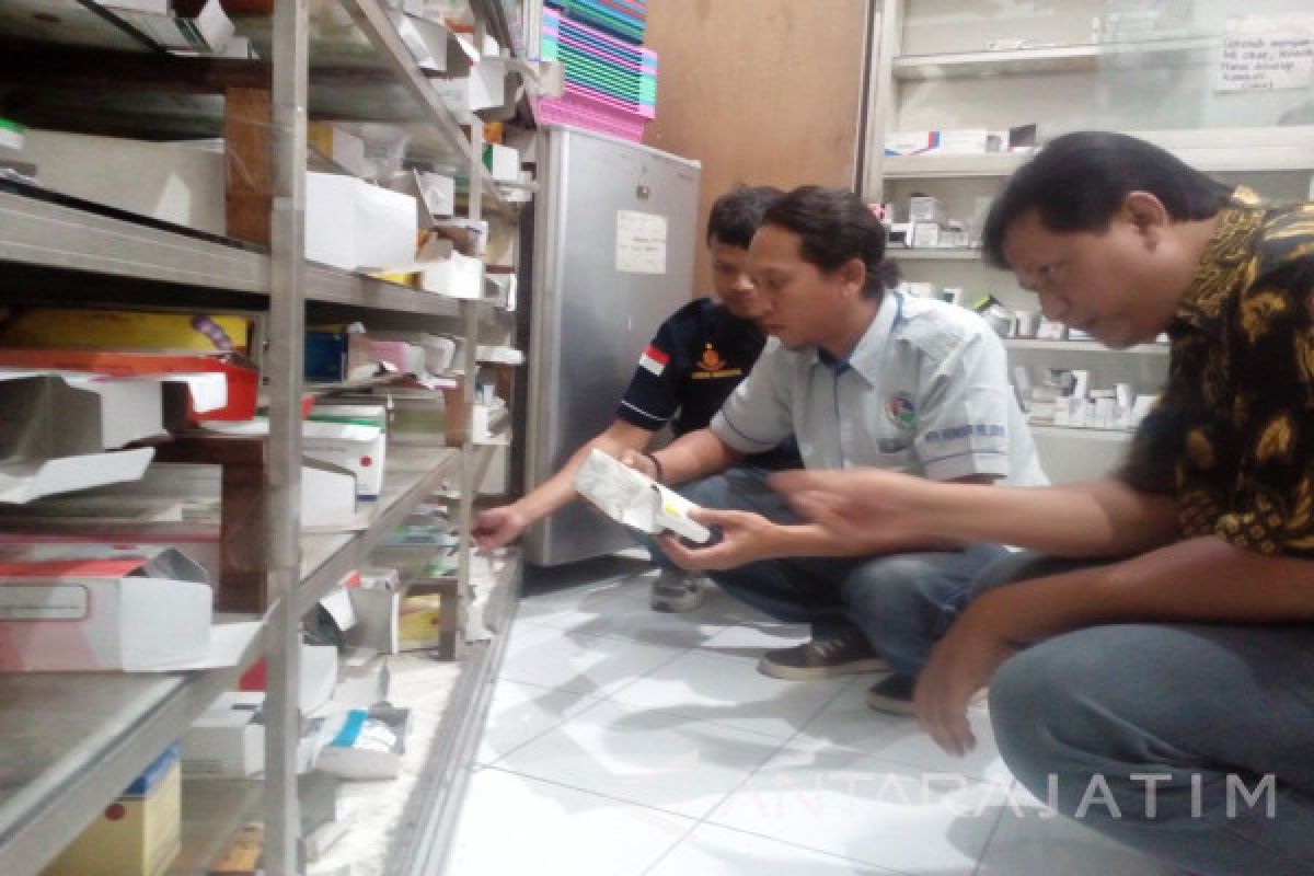 Petugas Gabungan Razia Apotek Antisipasi Peredaran Obat PCC di Jember